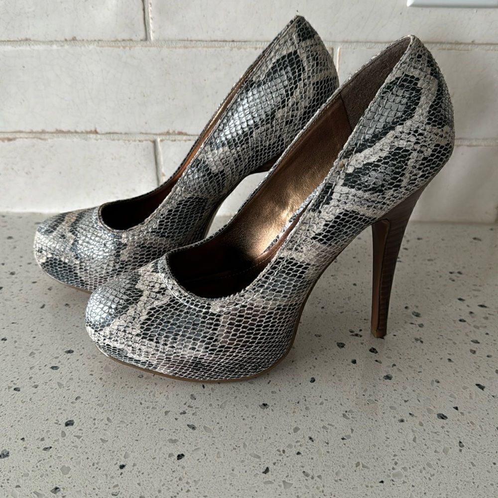 Steve Madden Flaash Leather Snake Print Platform Stiletto High Heels Sz 7.5 New